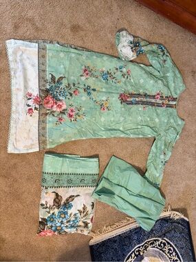 Mint Floral Embroidered Kurta Set lawn shalwar khameez sz small